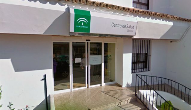 Entrada Centro de Salud de Ubrique