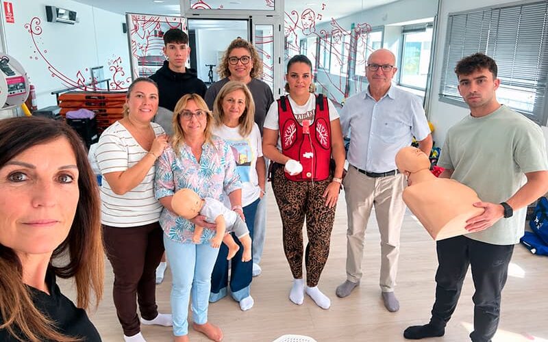 Celebrado el Taller Práctico de Primeros Auxilios en las instalaciones de la piscina
